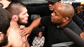 Daniel Cormier tvrdi kako je borba protiv GSP-a jedina šansa da se vrati Khabib Nurmagomedov